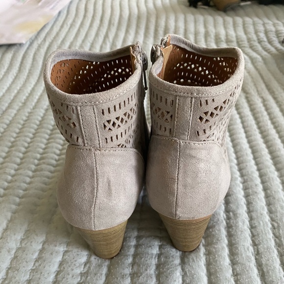 Grey booties - Picture 2 of 3